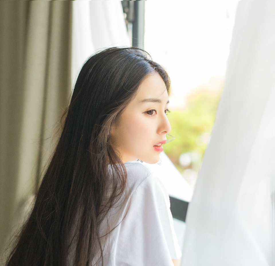 真实友谊的构成，并非因为两边有意的撮合，带些偶尔，带些不知不觉。——钱钟书